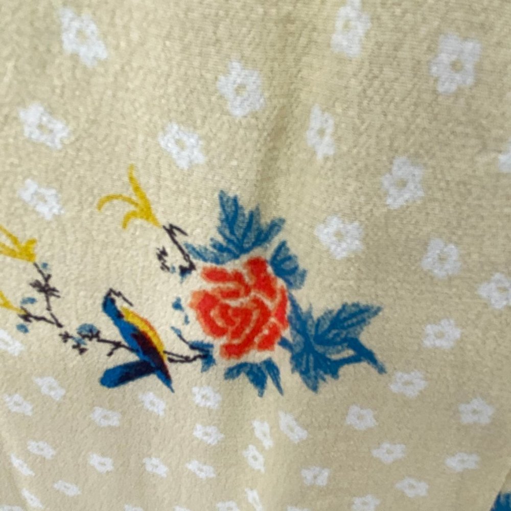 U.O. PALE YELLOW FLORAL/BIRDS HALTER DRESS.MINI 10 - Picture 4 of 10